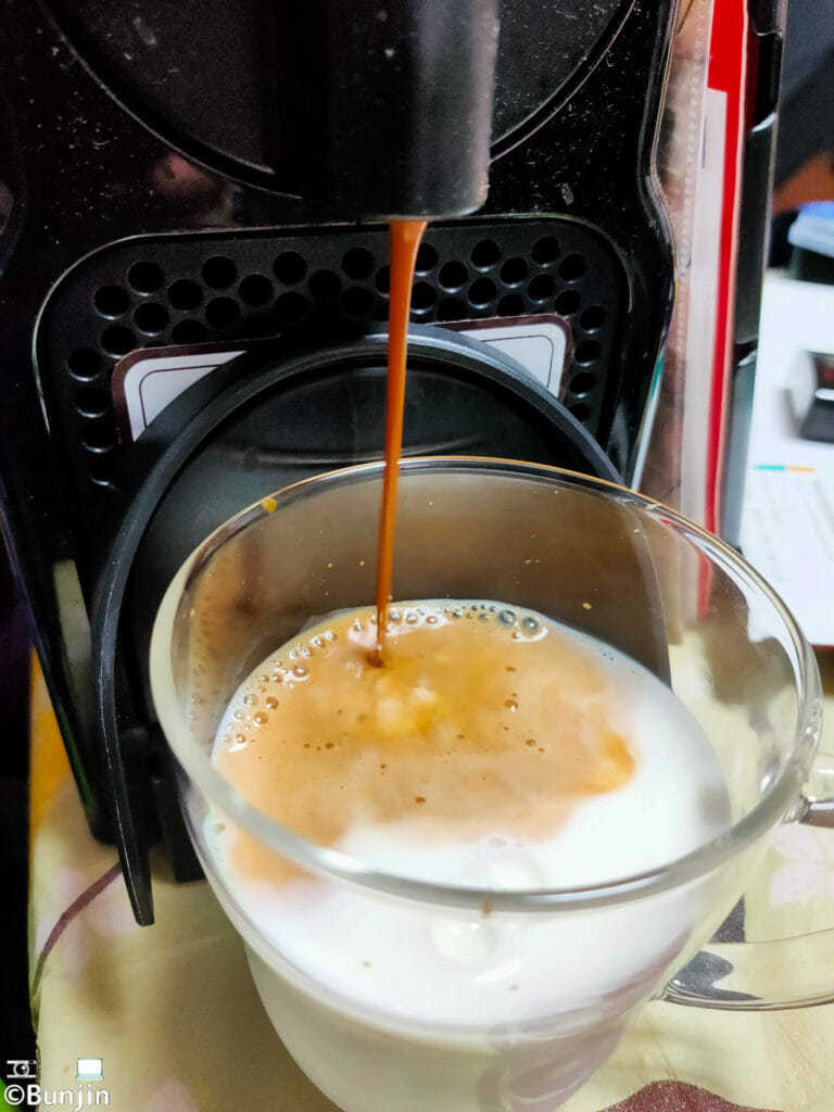 NESPRESSO抽出中