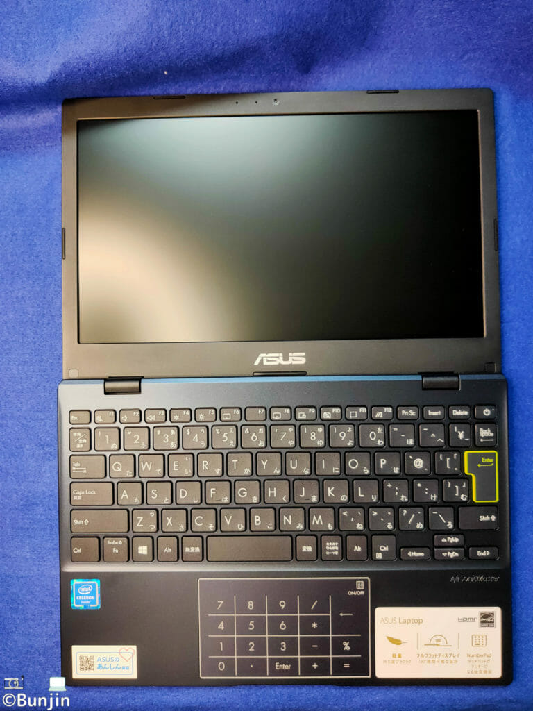 ASUS E210MA180度展開